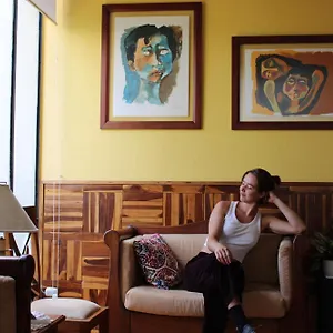 https://casa-de-tulia.hotelsquito.com