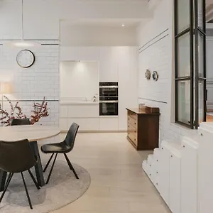 https://blue-bird-residence-wijngaard.hotelsantwerp.net